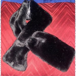 Mazzini- Faux Fur Winter Scarf